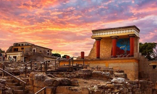 Μας πήραν χαμπάρι! – LE FIGARO: Η Ελλάδα πουλάει Κνωσσό, Βεργίνα, και άλλους αρχαιολογικούς της χώρους